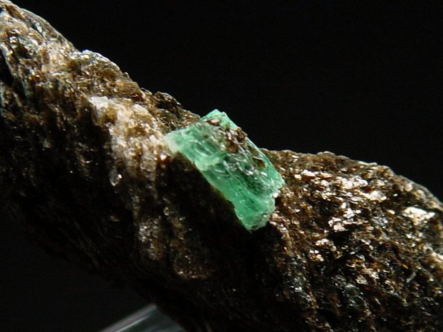 Begeben Sie sich auf den Pfad der Alchemie: Entdecken Sie die Geheimnisse des Smaragdsteins