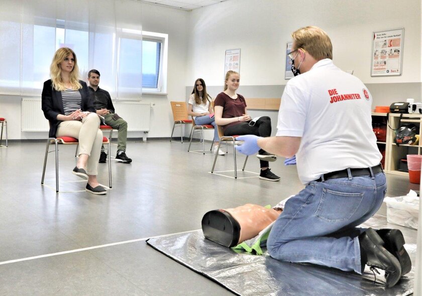 Erste-Hilfe Kurs München für Gärtner: Umgang mit Unfällen im Freien