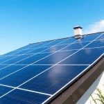 Die Preise für Pv anlage kosten wien werden durch eine Solaranlage auf einem Wiener Zuhause dargestellt